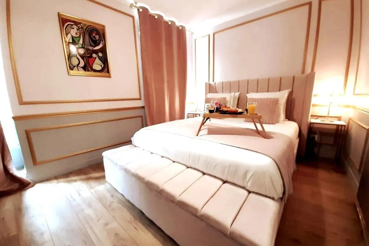 Da Vinci Montmartre Aircon Apartment *